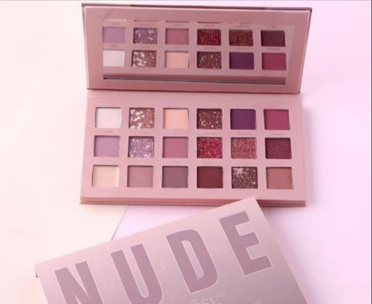 18 COLORS PIGMENTED NUDE EYESHADOW PALETTE